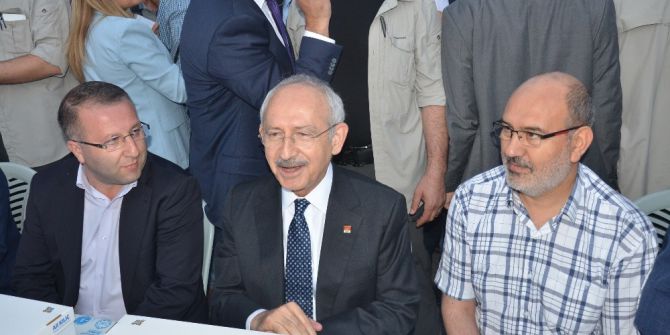 Kılıçdaroğlu, Sancaktepe Sevgi Sofrası İftarında Vatandaşlarla Bir Araya Geldi