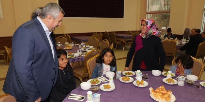 Başkan Baran Orucunu Yetim Çocuklarla Birlikte Açtı