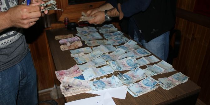 Zabıtanın Cami Önünden Aldığı Şahıstan Servet Çıktı