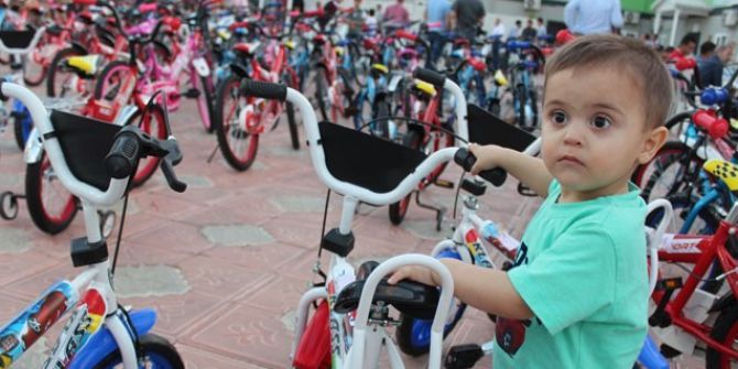 Suriyeli 80 Yetim Çocuğa Bisiklet Dağıtıldı
