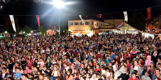 Çan Belediyesi Çocukların Gönlünü Fethetti