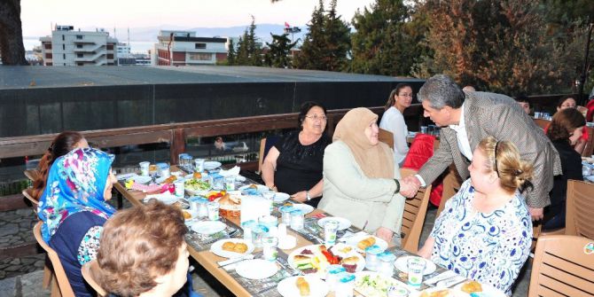 Balçova’da Önce İftar, Sonra Ramazan Eğlencesi