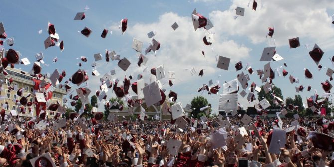 İaü 12’inci Dönem Mezunlarını Verdi