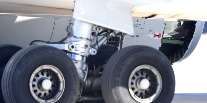 Çin Uçağı Motorunda Bir Delikle Sidney’e İndi