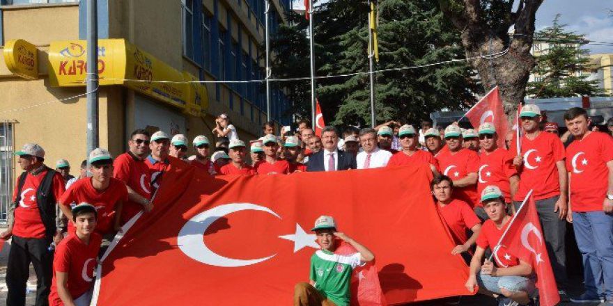 Afyonkarahisar’da “Demokrasi Ve Şehitler” Mitingi Yaklaşık 20 Bin Kişinin Katılımı İle Yapıldı
