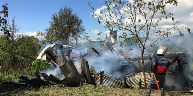 Eflani’de Ev Yangını