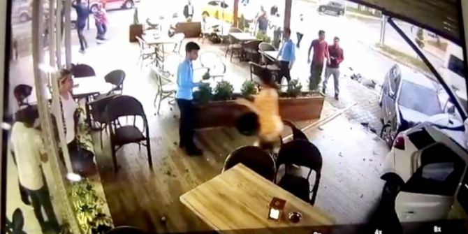 Pastanede Son Bulan Trafikteki Kovalamaca Güvenlik Kameralarına İşte Böyle Yansıdı