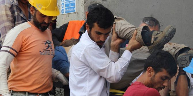 İnşaatta Üzerine Demir Düşen İşçi Yaralandı