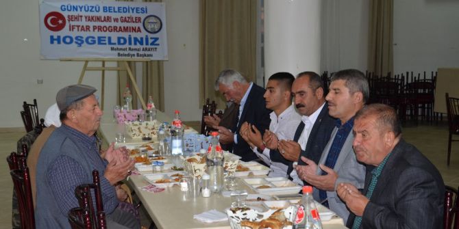 Günyüzü Belediyesi’nden Şehit Aileleri Ve Gazilere İftar Yemeği