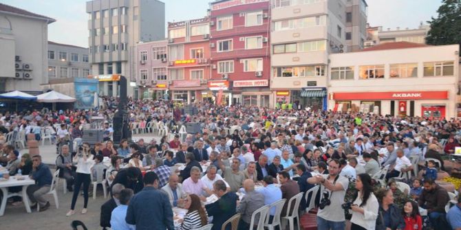 Evreşe Belediyesi Gelibolu’da İftar Programı Düzenledi