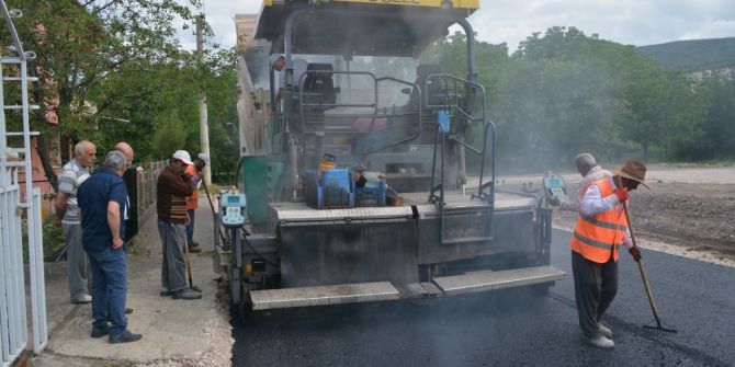 Niksar’da Asfalt Çalışmaları Başladı