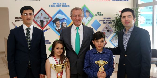 İhlas Koleji Öğrencisi Rakiplerini Mat Etti