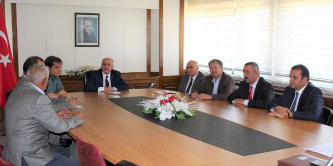 Vatandaşlar Halk Gününde Taleplerini İletiyor