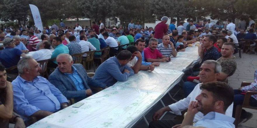 Demokrasi Şehitleri Mitingini Hakkari’de 2 Bin 500 Kişi İzledi