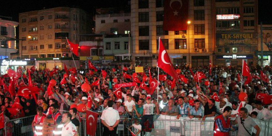 Sınır Kenti Kilis’te Demokrasi Ve Şehitler Mitingi Sona Erdi