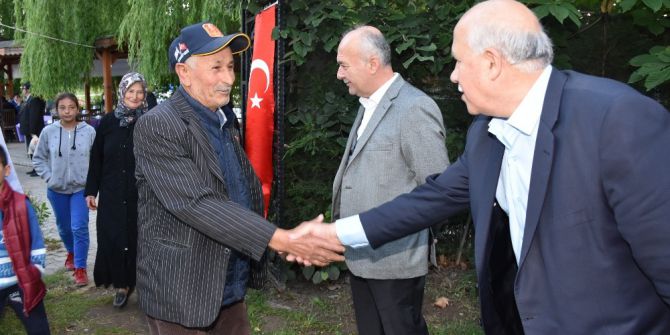 Dursunbey’de ‘Gönlümüz Bir, Soframız Bir’ İftarı