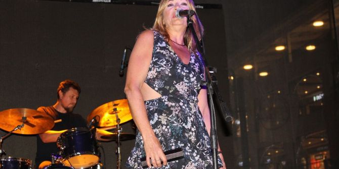 İzmir’de Birsen Tezer Rüzgarı