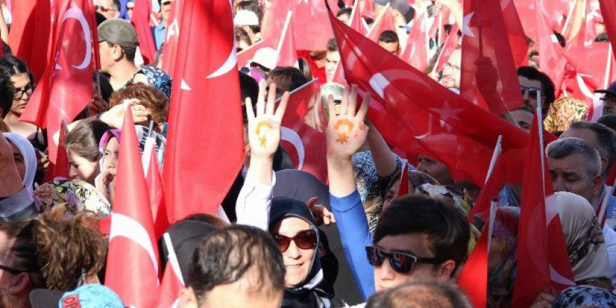 Demokrasi Ve Şehitler Mitinginde Yozgatlılar Cumhuriyet Meydanı’nı Doldurdu