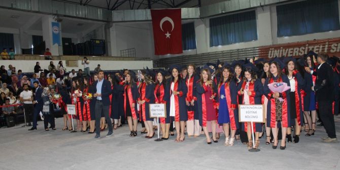 Erü Besyo’dan 400 Sporcu Mezun Oldu