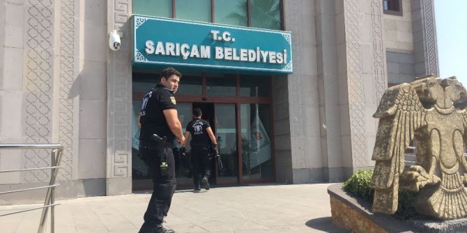 Adana’da Belediyede 3 Kişi Rehin Alındı