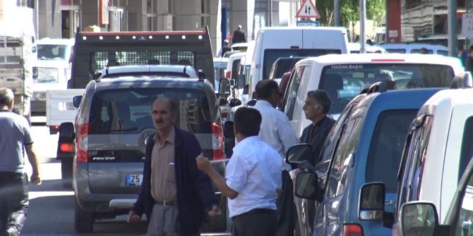 Kars’ta Caddeler Oto Parka Döndü