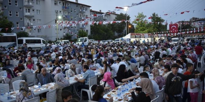 Protokol Yunusemrelilerle İftarda Buluştu