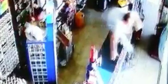 Vatandaşların Depremden Kaçış Anı Böyle Görüntülendi