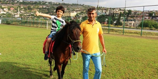İskenderun’da At Biniciliğine İlgi Artıyor