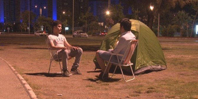 Büyük Depremin Ardından Deniz Kenarında Sabahladılar