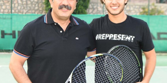 Başkan Çetin Milli Tenisçiyle Korta Çıktı