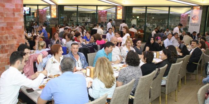 Ptt Çalışanları İftarda Buluştu