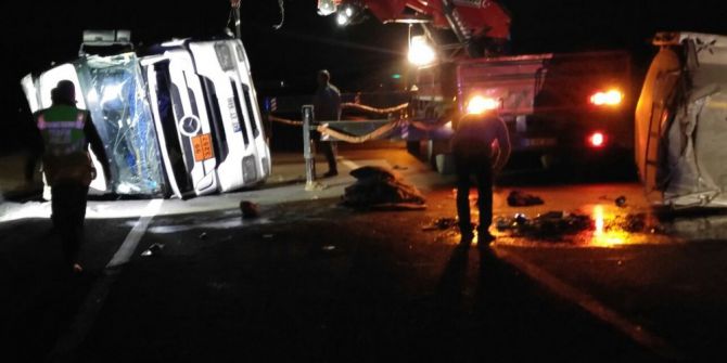 Konya’da Zift Yüklü Tır Devrildi: 1 Ölü