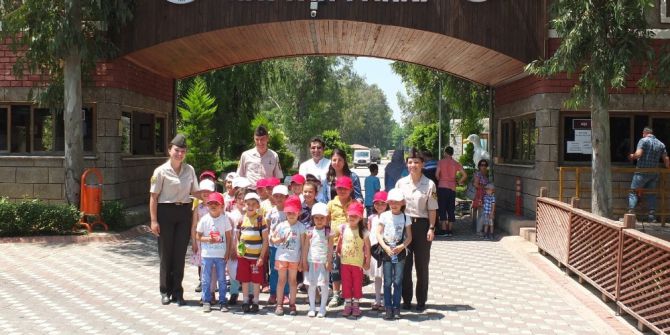 Jandarma, Yayla Çocuklarına Tarsus’u Gezdirdi