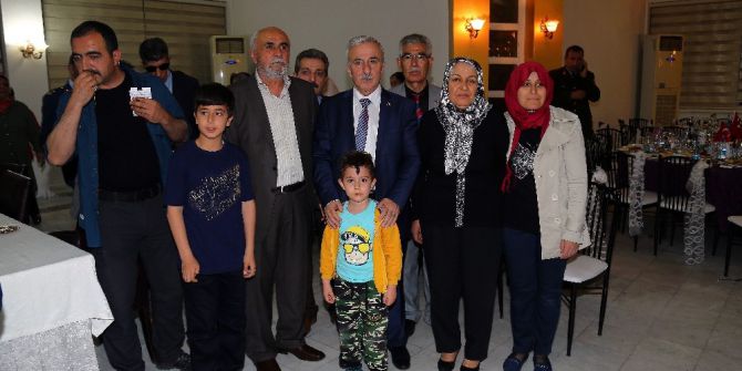 Vali Kamçı İftar Yemeğinde Şehit Aileleriyle Bir Araya Geldi