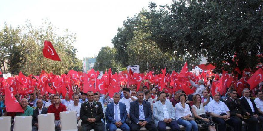 Iğdır’da Demokrasi Ve Şehitler Mitingi