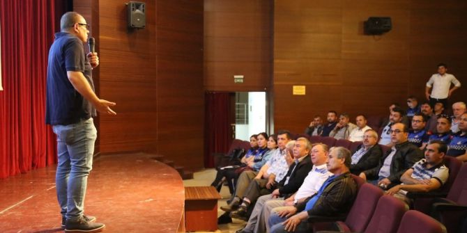 Uşak’ta Otobüs Şoförlerine Stres Kontrolü Eğitimi