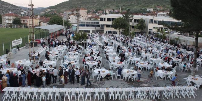 Vezirhan Belediyesinden İftar Yemeği