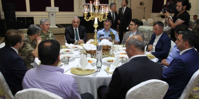 Vali Zorluoğlu Korucularla Bir Araya Geldi