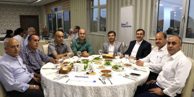 İhlas Pazarlama Çalışanları İftarda Buluştu