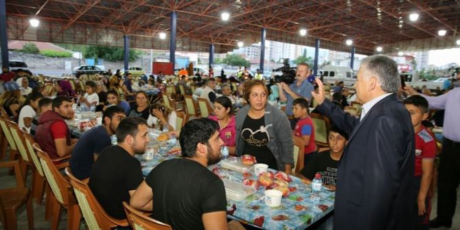 Büyükkılıç, "Ramazan Ayı Sosyal Belediyecilikte Sınav Ayıdır"
