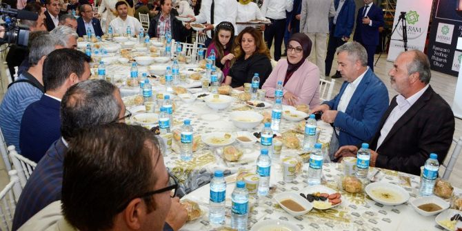 Meram Ailesi İftarda Buluştu