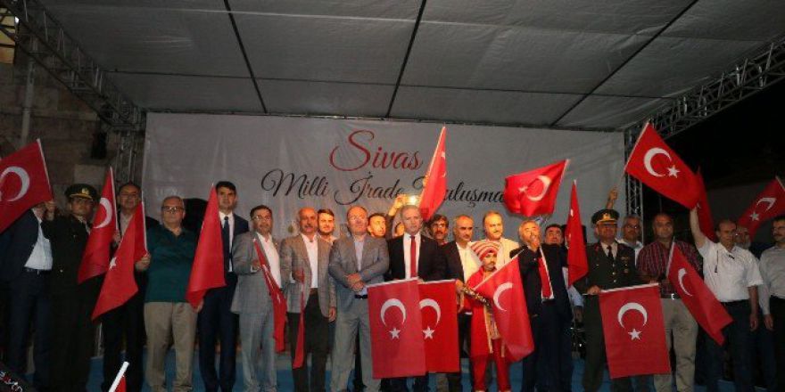 Sivas’ta ’Demokrasi Ve Şehitler Mitingi’