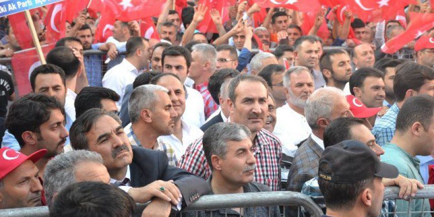 Tatvan Halkından Demokrasi Ve Şehitler Mitingi’ne Destek