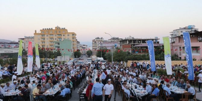 Şahin, Nurdağlılarla İftarda Bir Araya Geldi