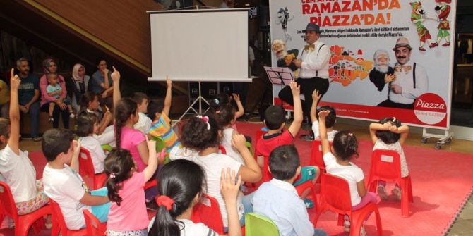 Pizza’da Cem Amca Ve Baba Dodo Gösterisi Düzenlendi