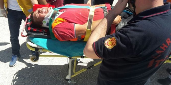 İnşaatta İskele Çöktü, 3 Kişi Yaralandı