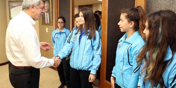 Başkan Karaosmanoğlu: “Türkiye’nin Gururusunuz”