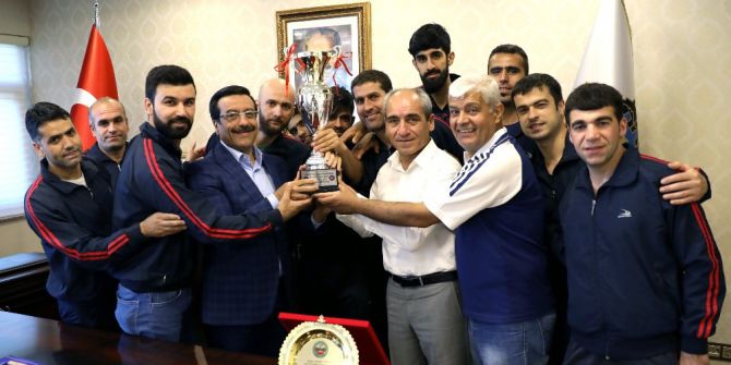 Başkan Atilla: “Sporun Kent Geneline Yayılması İçin Çalışıyoruz”