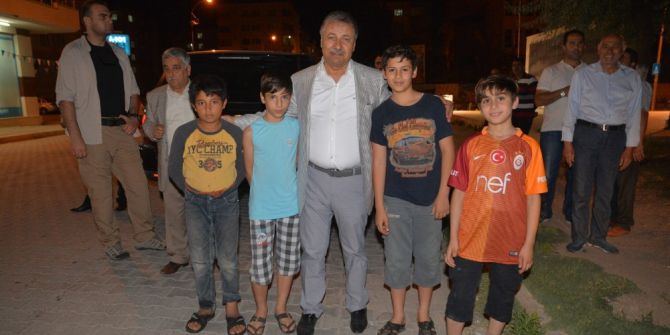 Pınarbaşı, Parkları Gezerek Vatandaşların Sorunlarını Dinledi