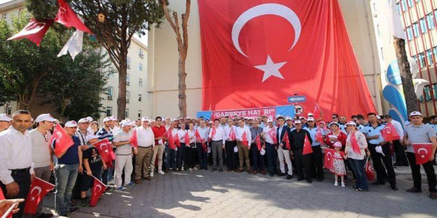 Başkan Subaşıoğlu Belediye Personeliyle Demokrasi Mitingi’ne Katıldı